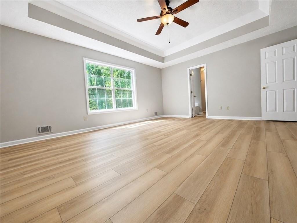 1400 Chalet Cir - Photo 6 of 11