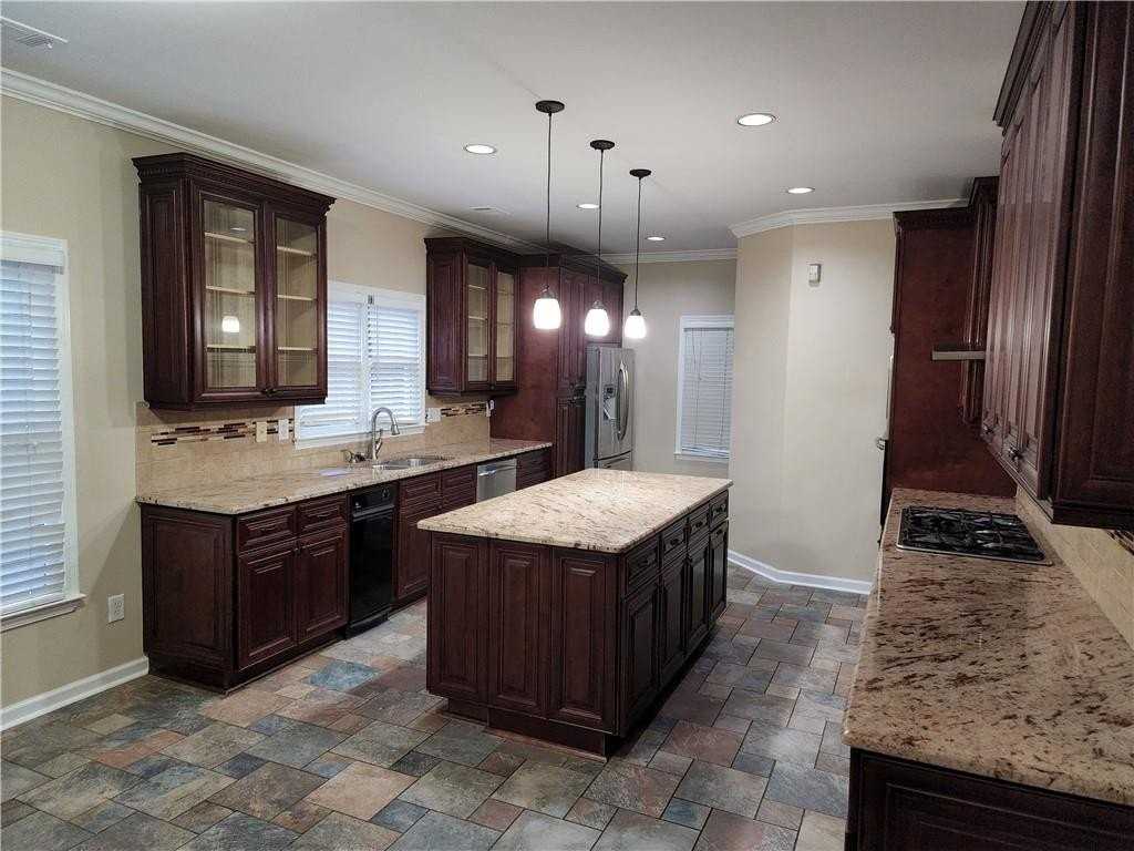 12990 Meridian Ct - Photo 2 of 31