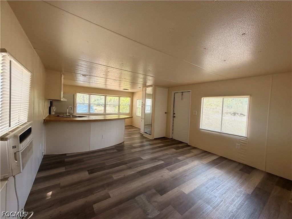 7535 Mcdaniel Dr - Photo 2 of 15