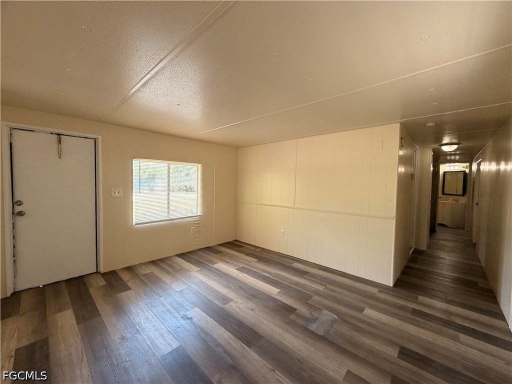 7535 Mcdaniel Dr - Photo 3 of 15