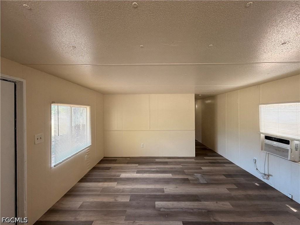 7535 Mcdaniel Dr - Photo 4 of 15