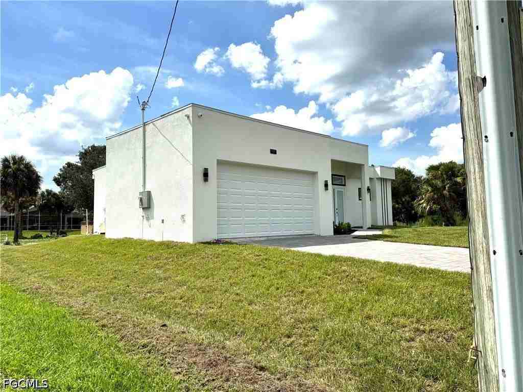 515 Broadway Ave - Photo 3 of 11