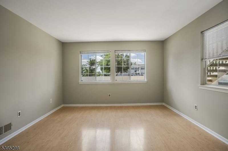 29 Cheswich Ct - Photo 3 of 7