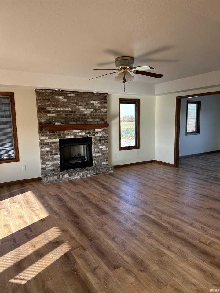 22611 Campbell Rd - Photo 3 of 11