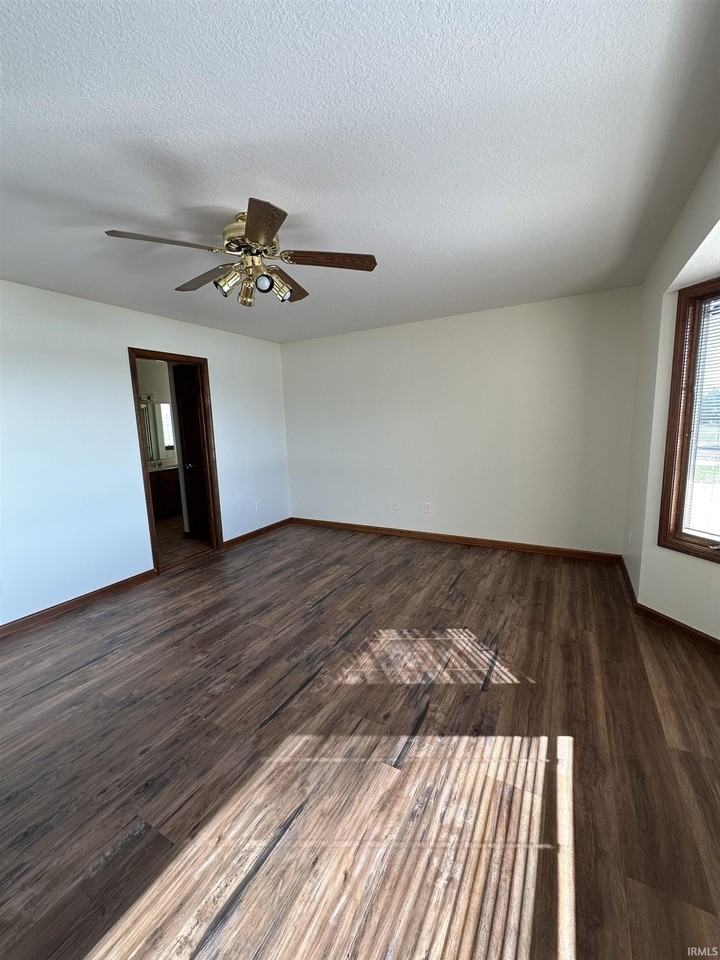 22611 Campbell Rd - Photo 5 of 11