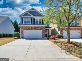 featured image of 123 Oakmont Dr