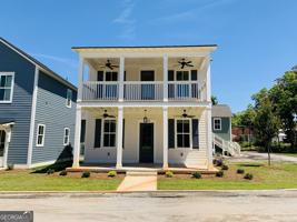 featured image of 713B Jefferson St