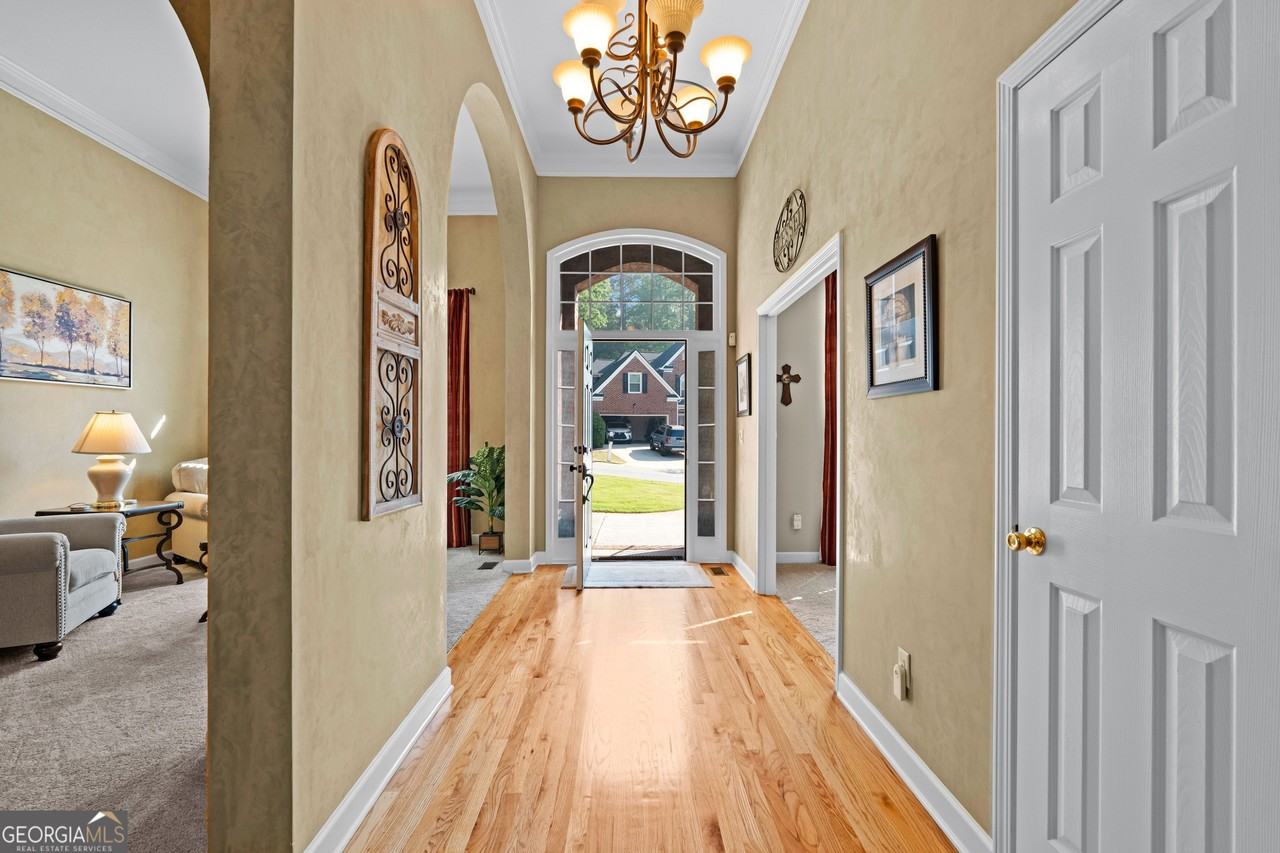 200 Aurora Way - Photo 5 of 45