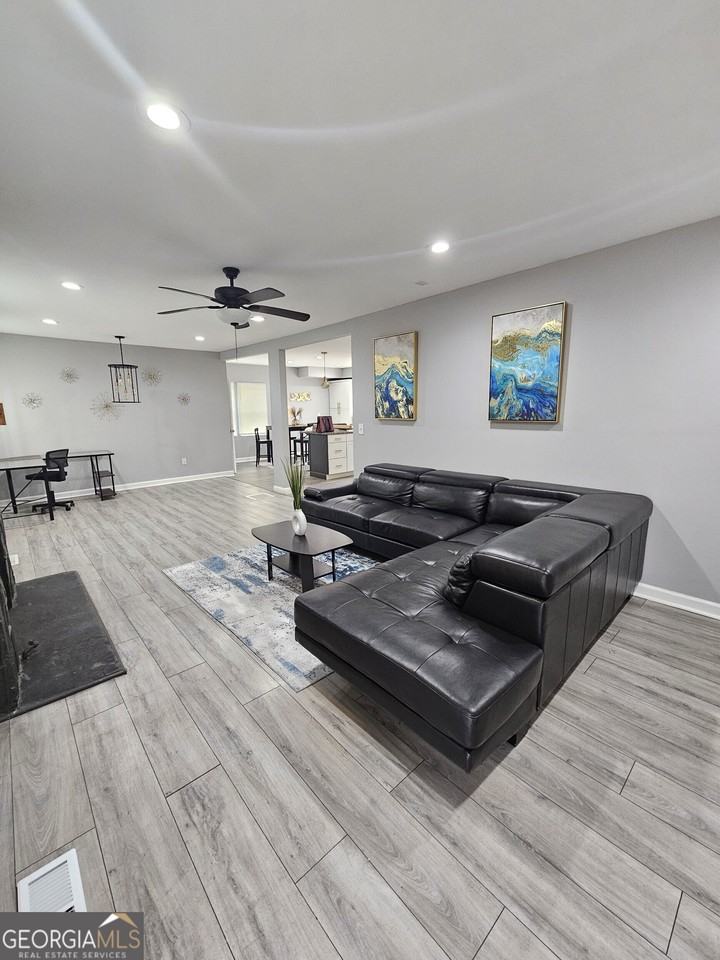 2138 Donald Lee Hollowell Pkwy Nw