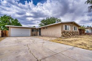 featured image of 2047 W Lingard St