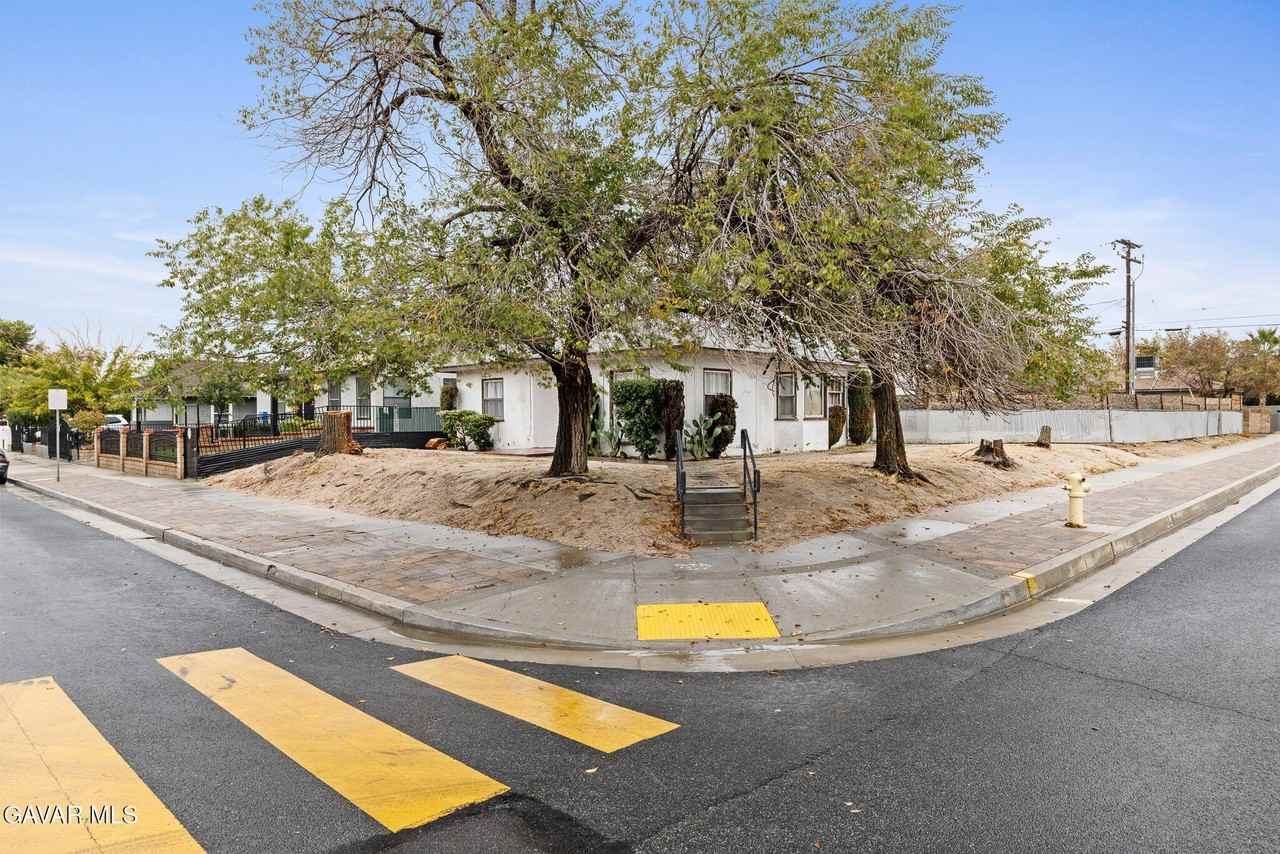 45104 Date Ave - Photo 2 of 23