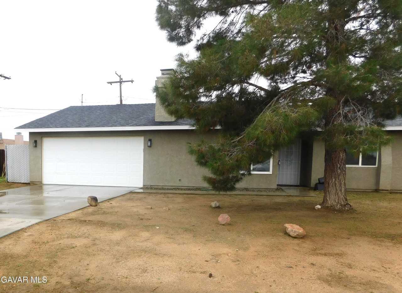 8260 Viburnum Ave - Photo 3 of 18