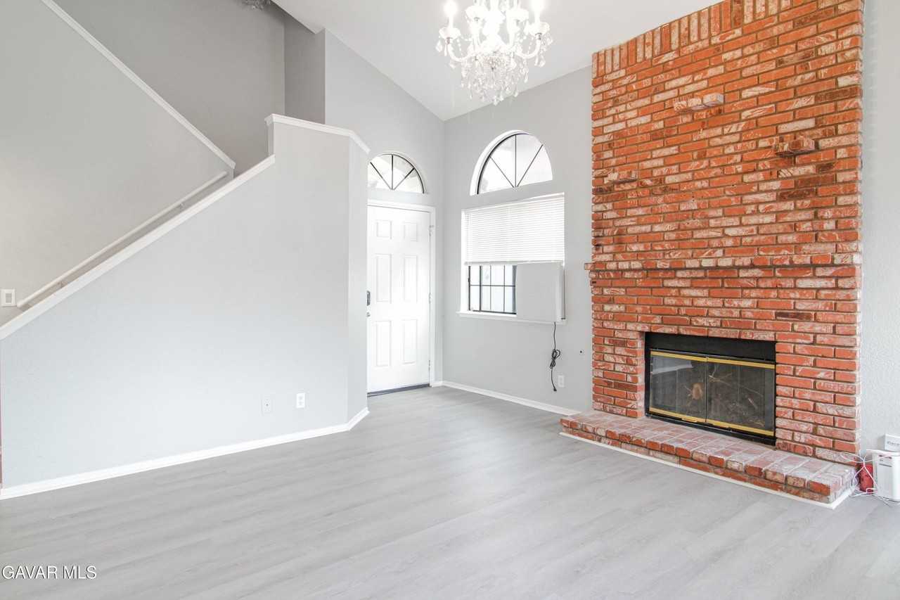 45809 Evelyn Ct - Photo 4 of 24