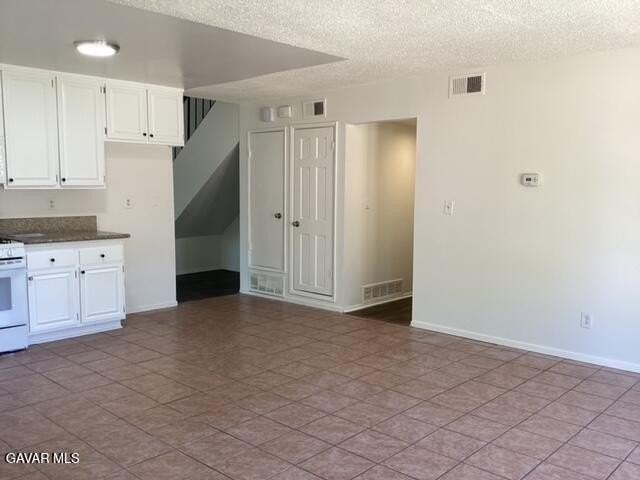 44745 Christie Ave - Photo 7 of 18