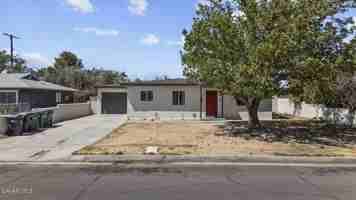 featured image of 1135 W Pillsbury St