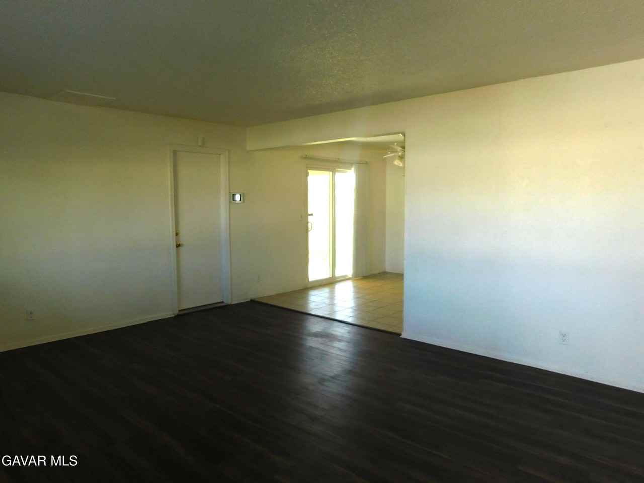 9236 Bay Ave - Photo 3 of 17