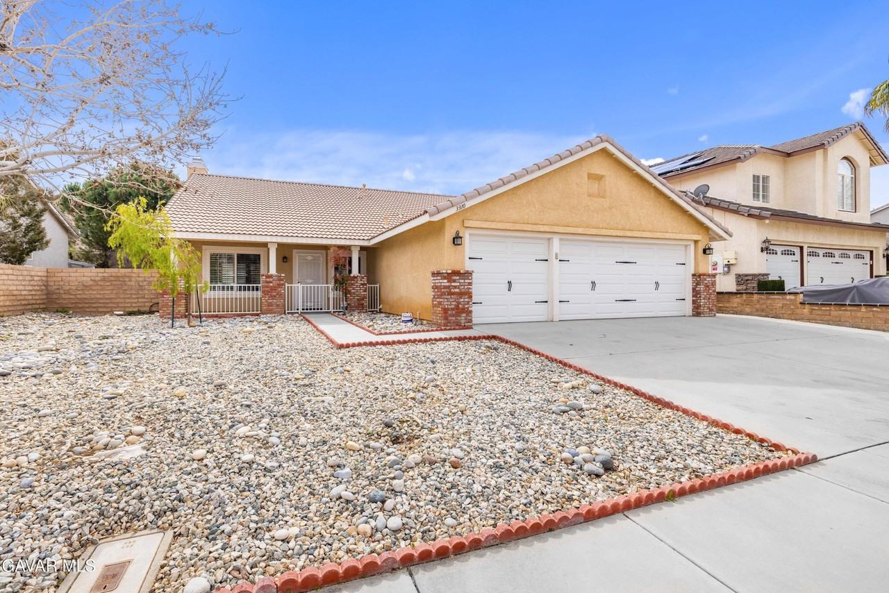 3310 Caspian Dr - Photo 4 of 40