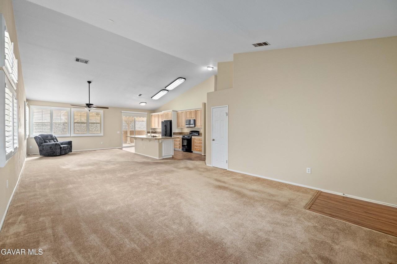 3310 Caspian Dr - Photo 6 of 40