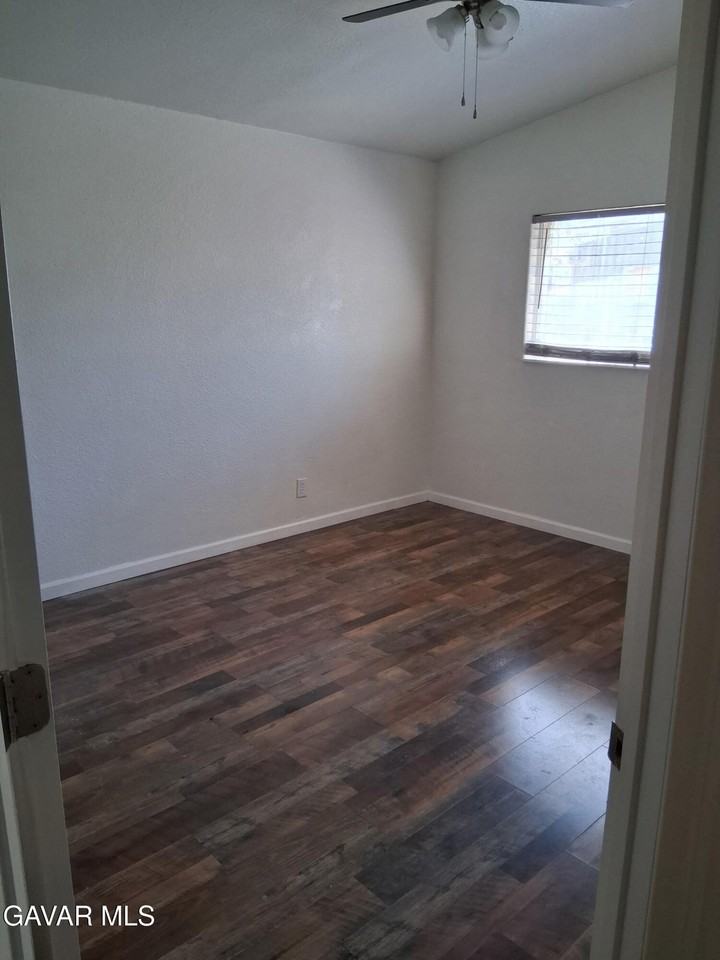 730 W Avenue H10 - Photo 7 of 7