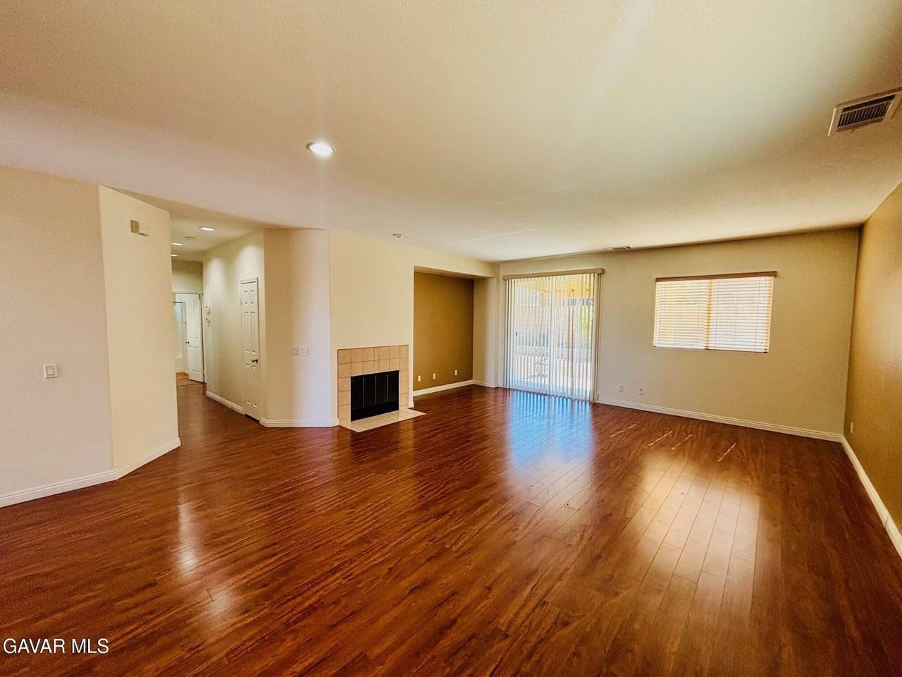 5806 W Avenue K3 - Photo 4 of 27