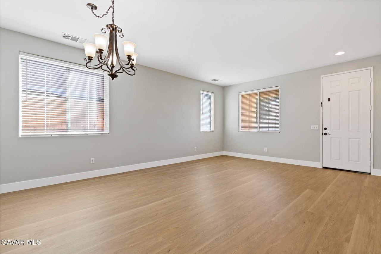 5909 Viking Way - Photo 7 of 29
