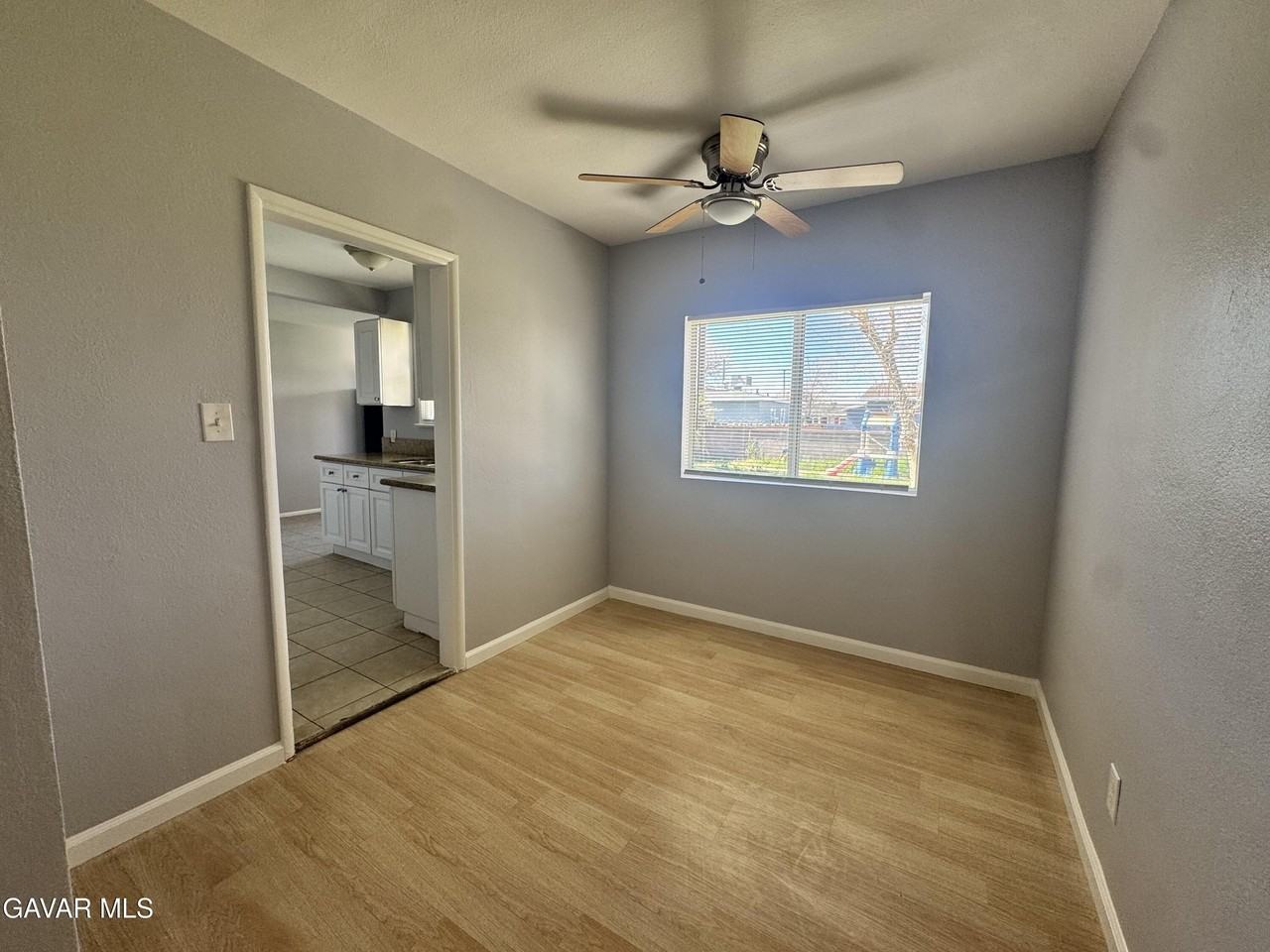 44151 Hardwood Ave - Photo 4 of 12