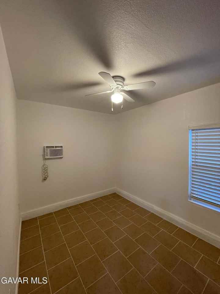 369 E Avenue R4 - Photo 6 of 13