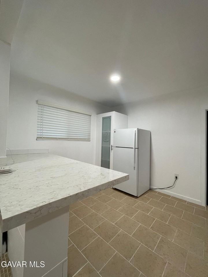 369 E Avenue R4 - Photo 7 of 13