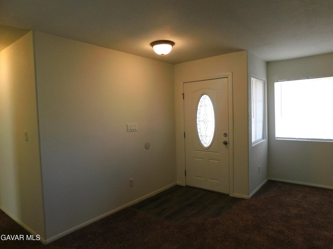 8312 Tamarack Ave - Photo 3 of 28