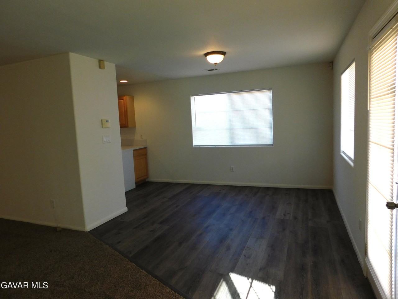 8312 Tamarack Ave - Photo 7 of 28