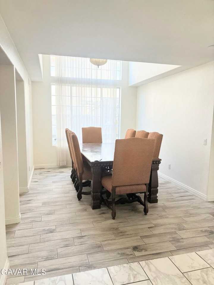 2658 Paxton Ave - Photo 5 of 17