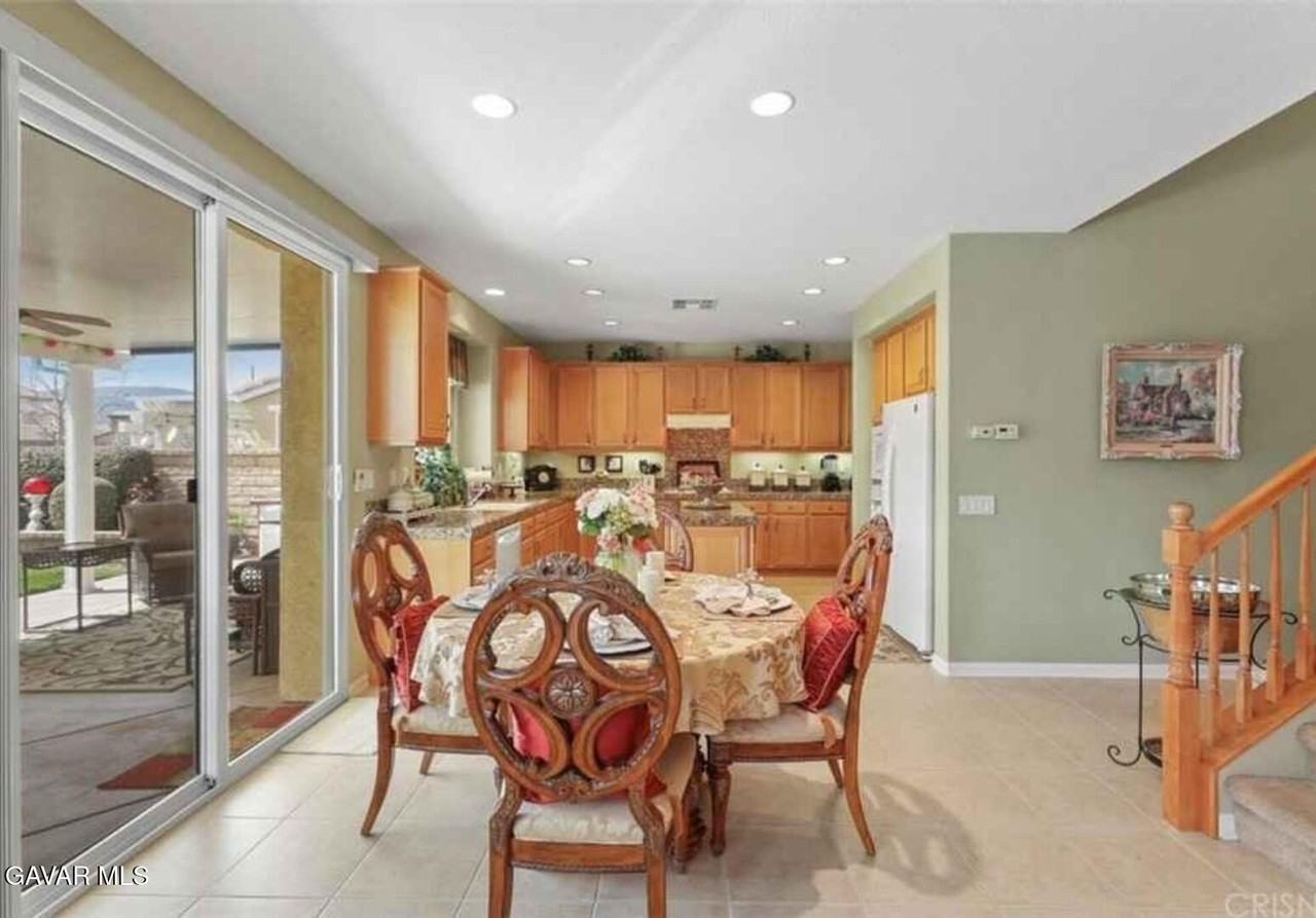 2406 Loganberry Cir - Photo 4 of 20