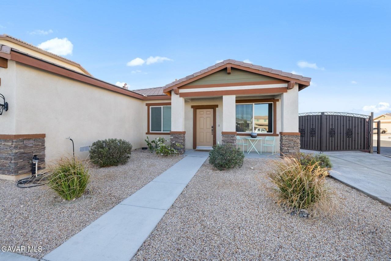 3124 Via Bella Rosa Ave - Photo 3 of 36
