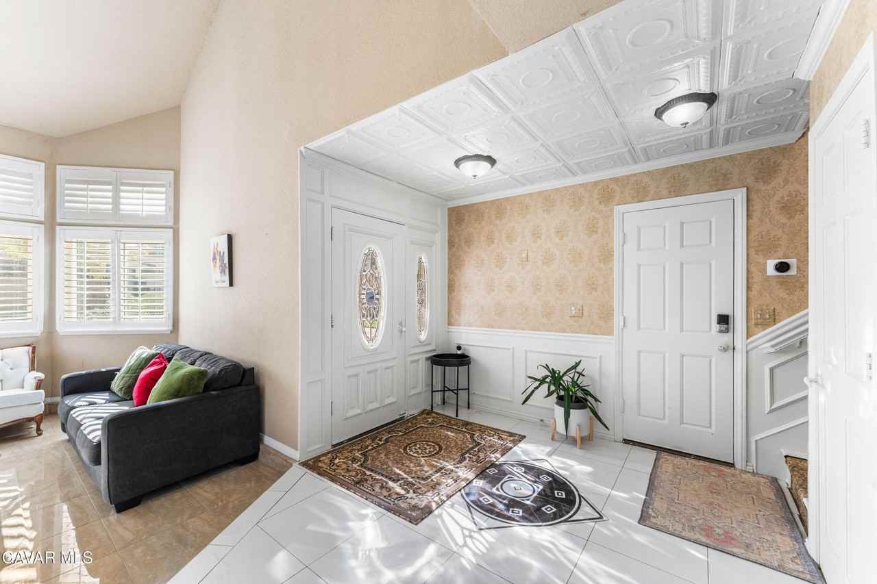 5641 Hickory St - Photo 6 of 50