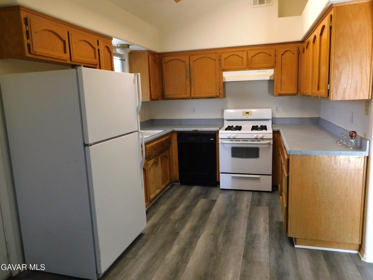20321 88th St - Photo 6 of 18