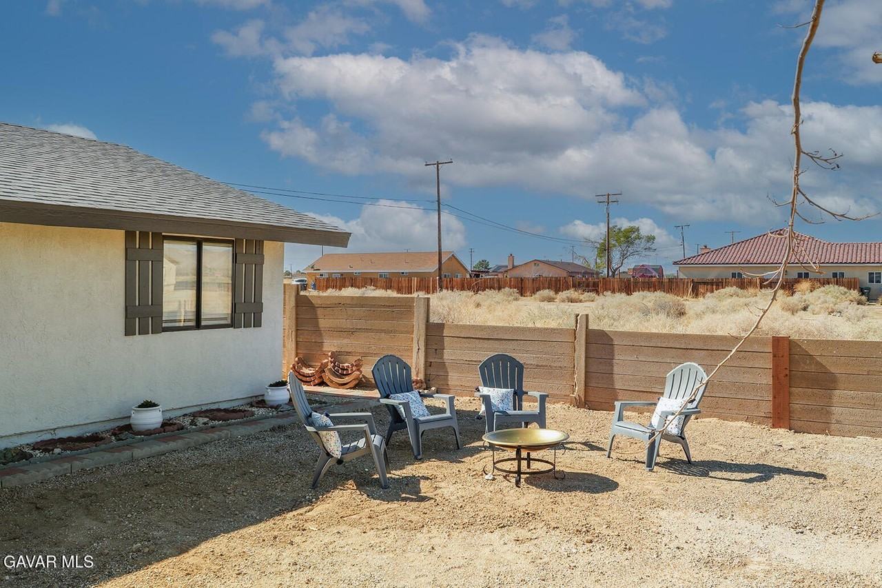 7648 Jimson Ave - Photo 3 of 40