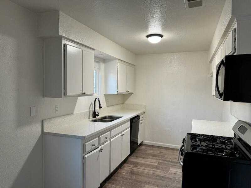 3010 Milton Dr #1 - Photo 5 of 10