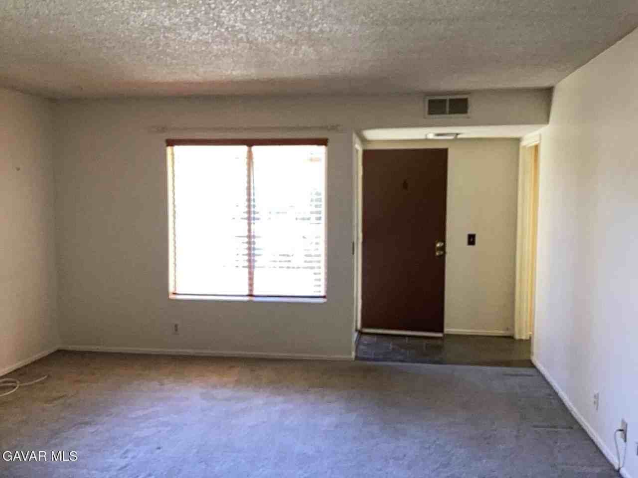 42935 15th St W #6 - Photo 2 of 13