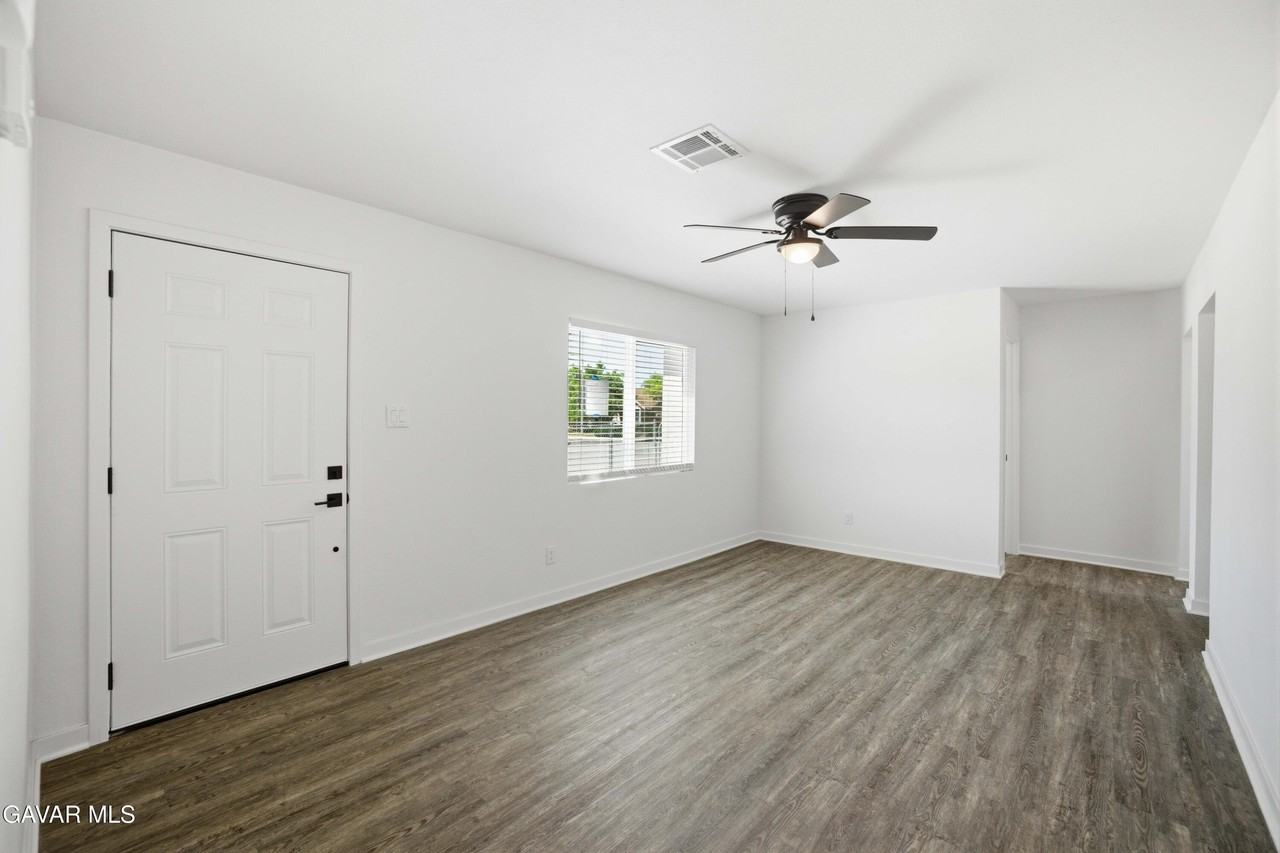 1807 W Avenue K8 - Photo 5 of 24