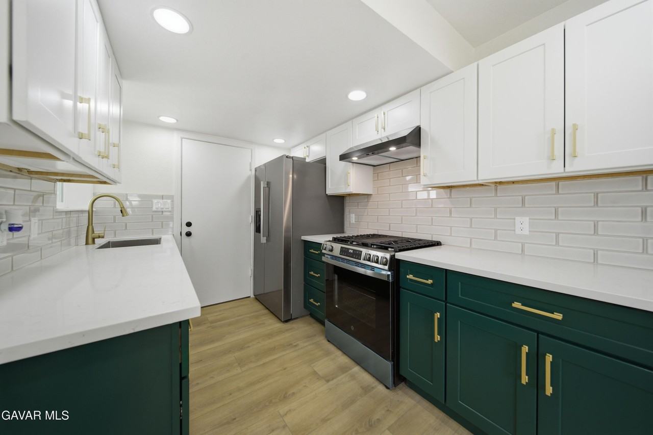 2059 Shasta St - Photo 7 of 28