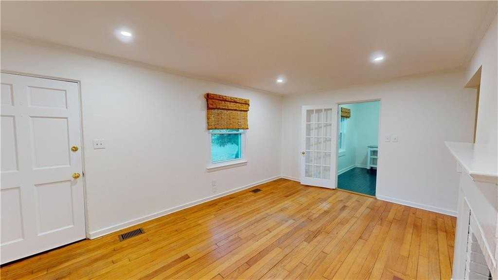 11 Princess Anne Rd - Photo 4 of 19