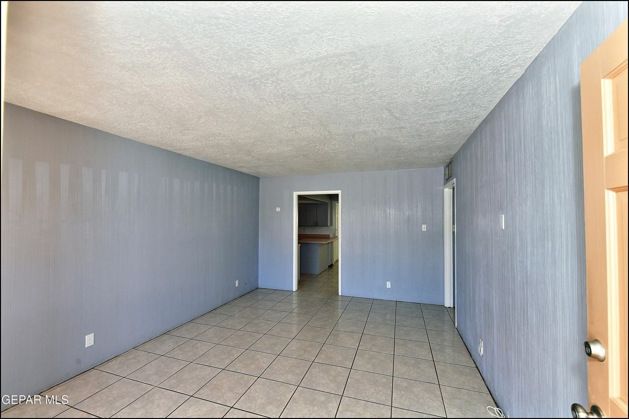 5613 Creston Ave - Photo 6 of 44