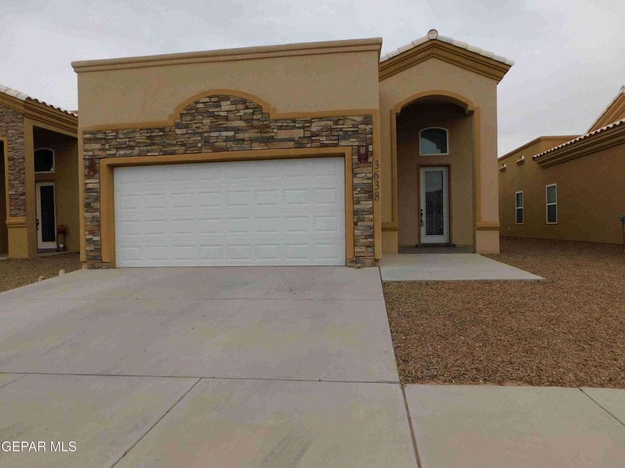 3638 Morgan Bay St - Photo 2 of 33