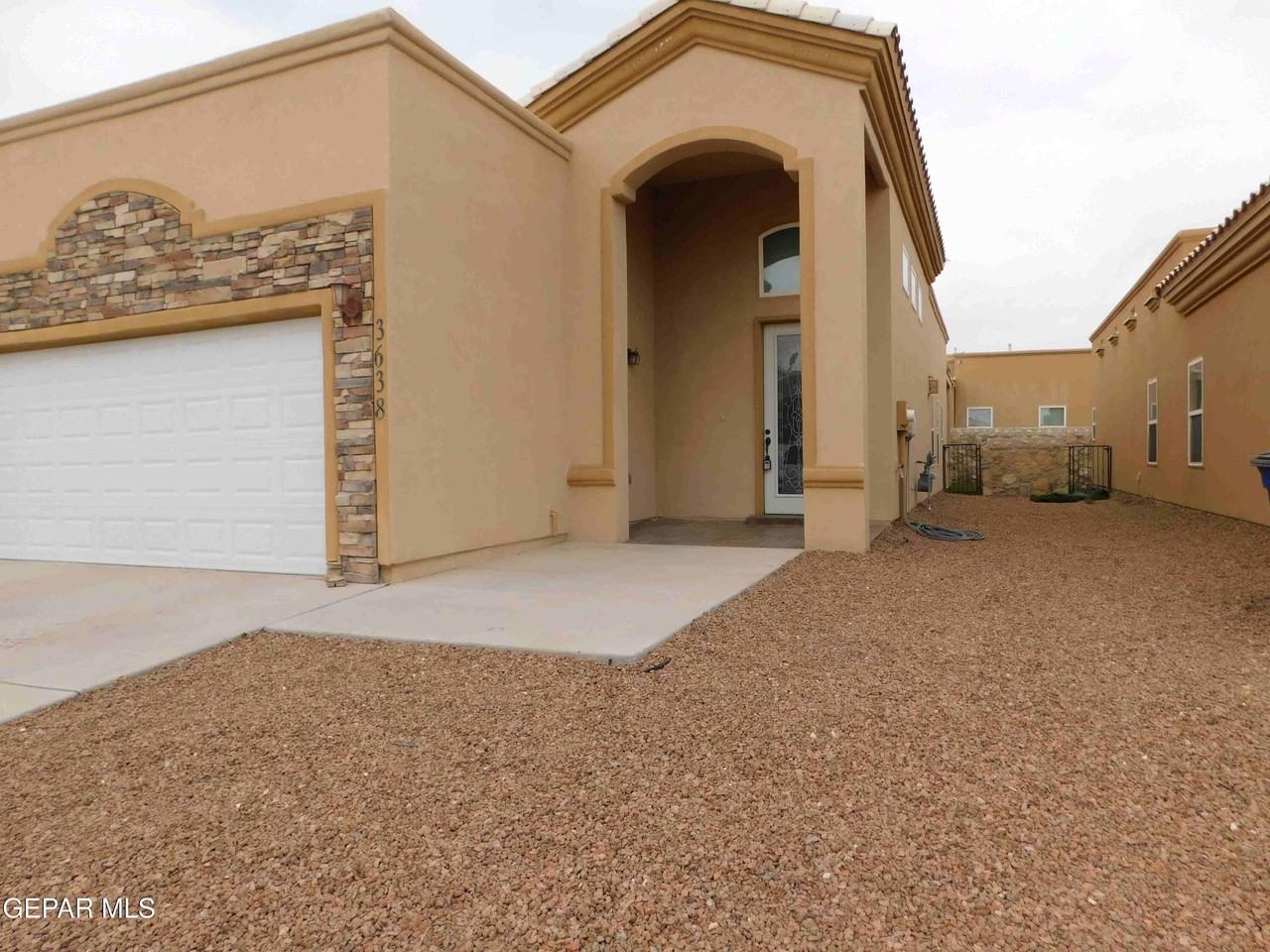 3638 Morgan Bay St - Photo 4 of 33