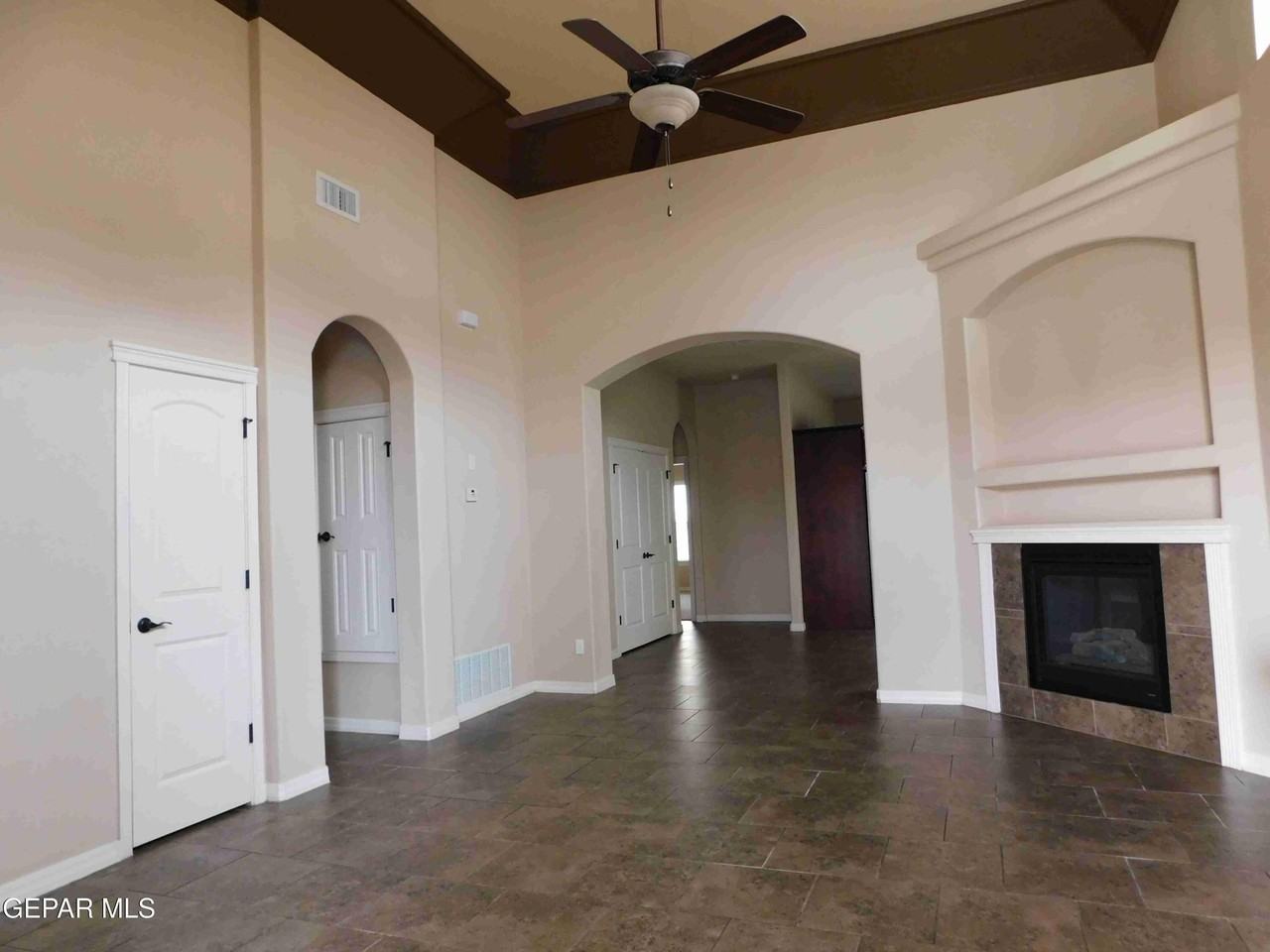 3638 Morgan Bay St - Photo 6 of 33