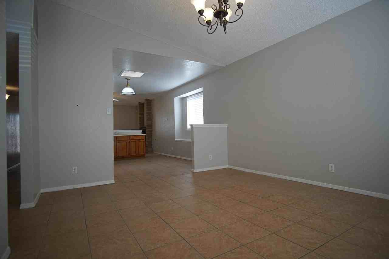 1417 Desierto Rico Ave - Photo 2 of 20