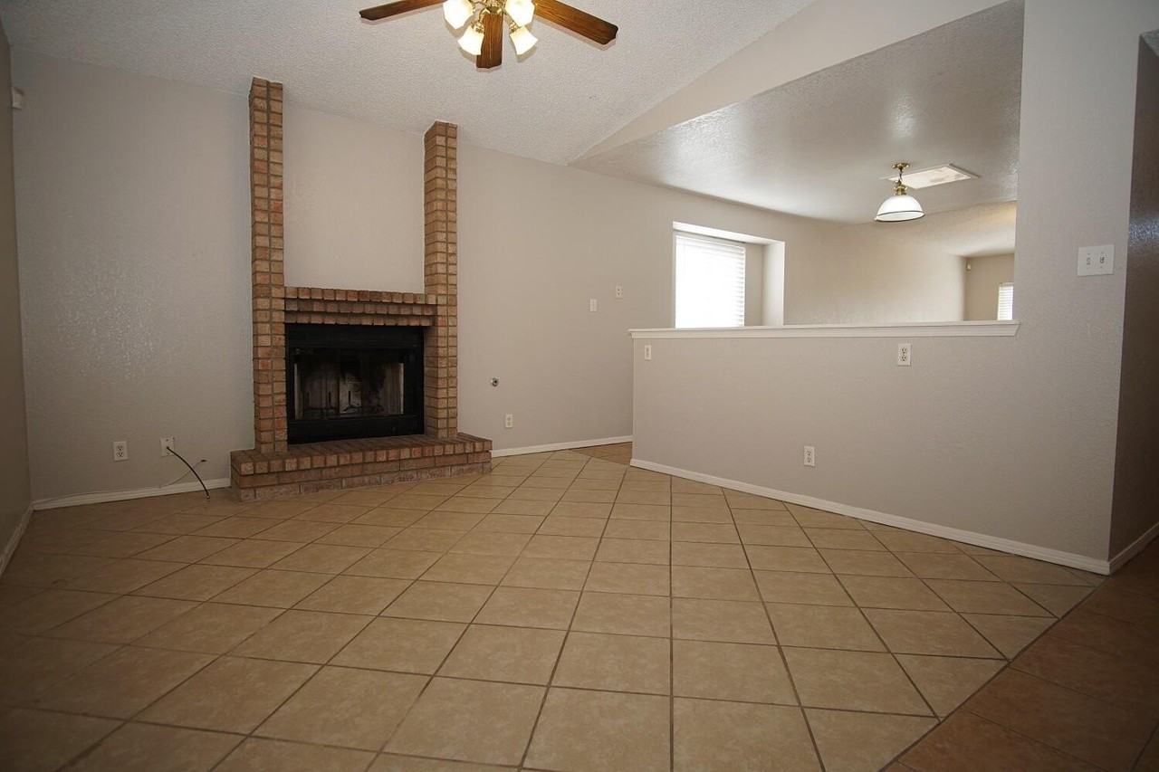 1417 Desierto Rico Ave - Photo 7 of 20