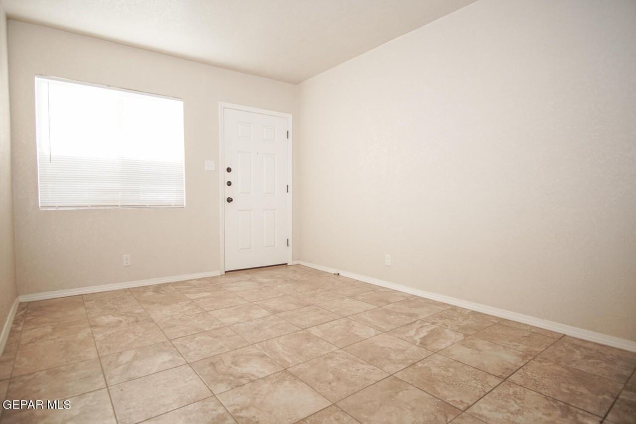 2866 Grant Ave #2 - Photo 3 of 9