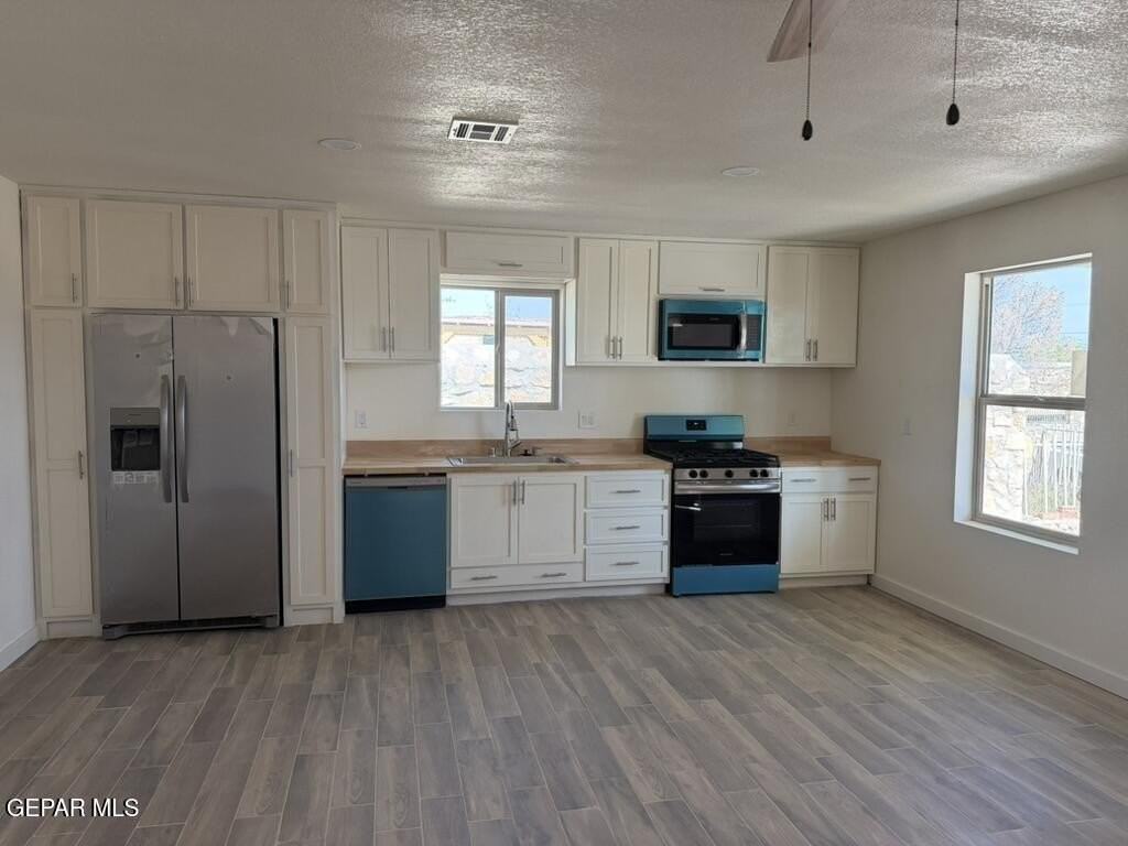 309 Mora Ln #B - Photo 3 of 15