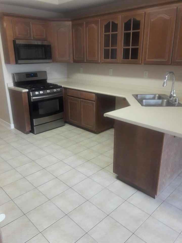 517 Belvidere St #B - Photo 4 of 23